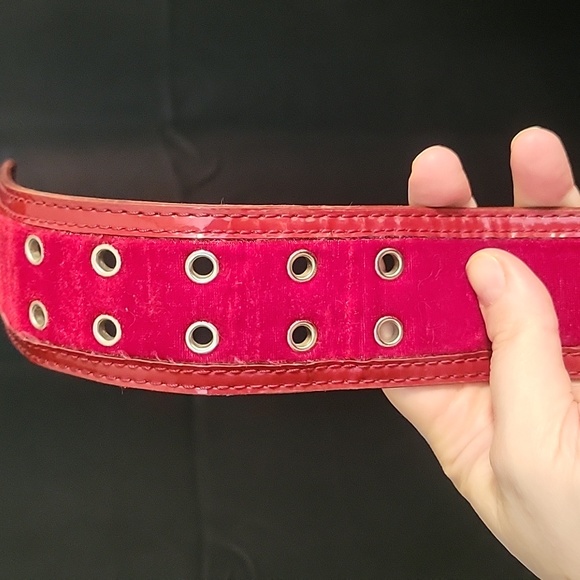 Unique double pronged red belt - Picture 4 of 5
